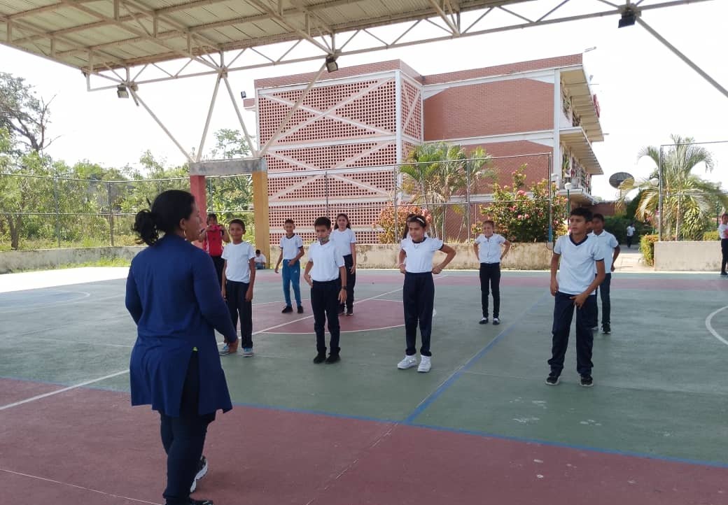 CDCESUCRE148191's tweet photo. #22En||| III Festival de Educación física para la vid@, en su fase municipal en E.B Gran Mariscal Antonio José de Sucre parroquia Sabana de Mendoza.
#TrujilloVanguardiaEducativa #HaciaEl2030ConLas7T #MPPE
@NicolasMaduro @_LaAvanzadora @MPPEDUCACION @cdcetrujillo https://t.co/laHKOaBGvH