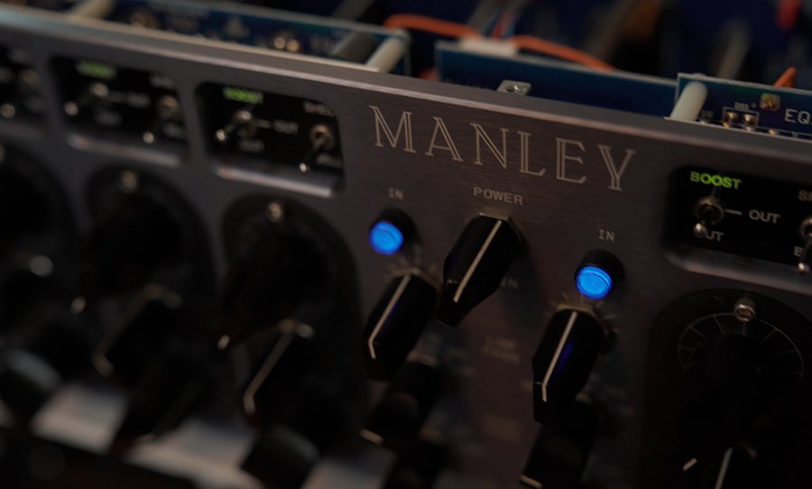 The Manley Massive Passive EQ: A legendary piece of hardware, known for its ability to make deep cuts without sacrificing the integrity of the source audio - it’s still a staple and one of our favourite EQs! 🎚⚡️