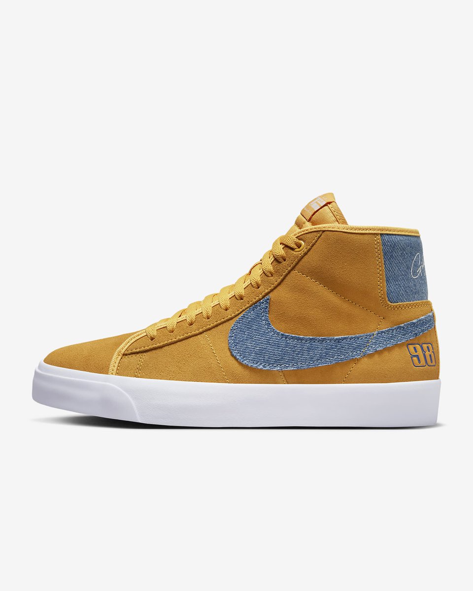 SOLELINKS's tweet photo. Ad: Nike Zoom Blazer Mid Pro GT on sale for $65.97 each + FREE shipping

Black/Silver:https://t.co/Ja7pUcxBZI
University Gold:https://t.co/O68nPJGabk https://t.co/AvmTQB3SsL