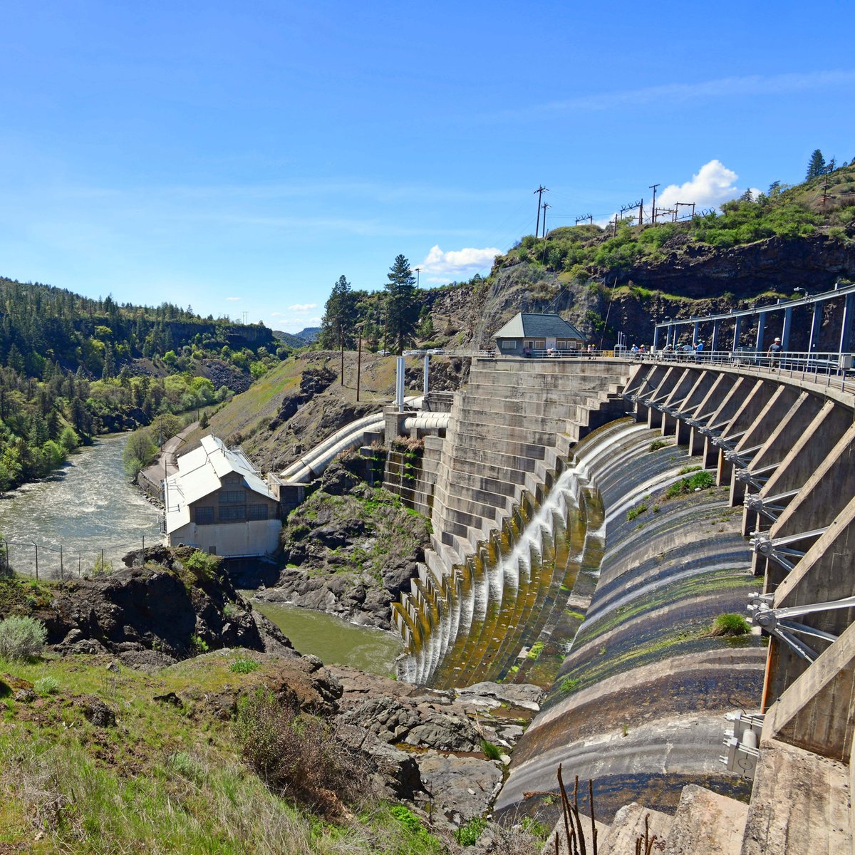 On 1/11, the Klamath River Renewal Corporation (KRRC) initiated reservoir draining aimed at the removal of the hydroelectric dams on the #KlamathRiver. This is part of overall efforts to restore the health of the river & the communities depending upon it: bit.ly/3u54AoJ