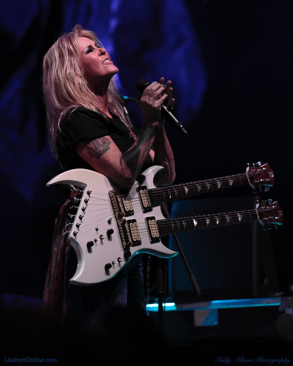 Praying to the GUITAR GODS! Thanks for having us Florida; we had a great time! 🙏🏻🎸🤘🏼 Photo by Teddy Allison. Up next: Feb 3 - Kinder, LA Coushatta Casino Resort Tickets 👉🏼 LitaFordOnline.com