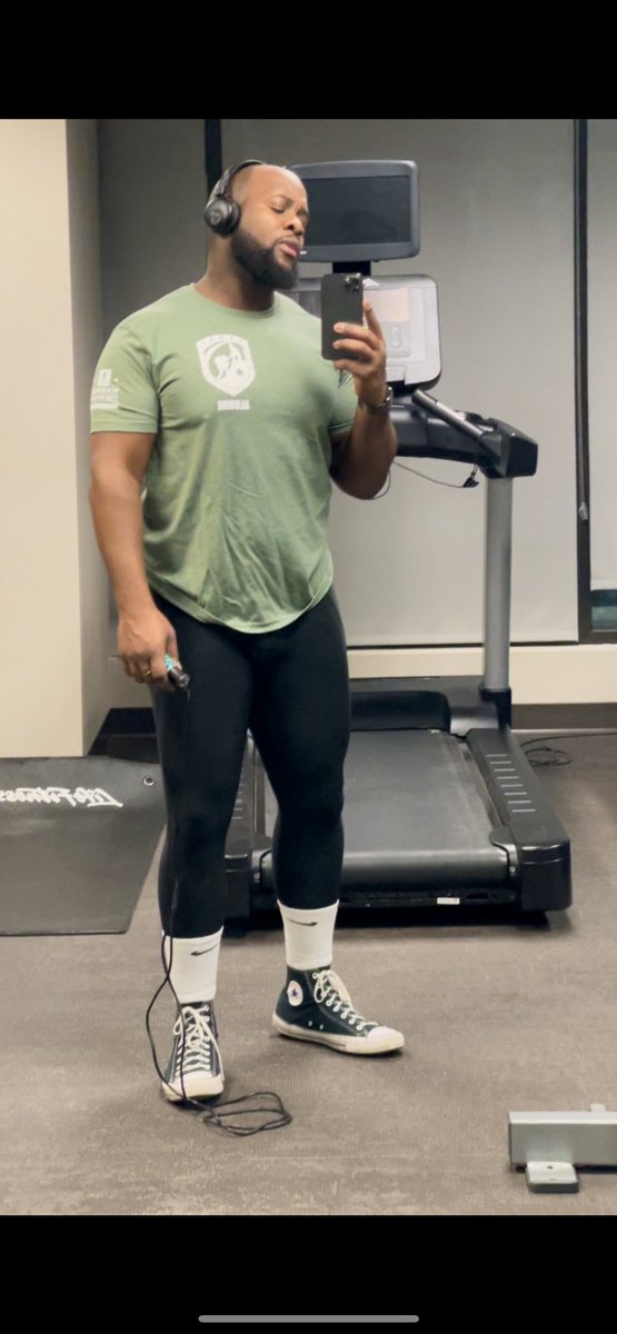TerrenceMiles5's tweet photo. Who else snap from the video!? 🙋🏾‍♂️ 
sn: jump rope is the best cardio. #workouttoday https://t.co/oeRtGq5cKi