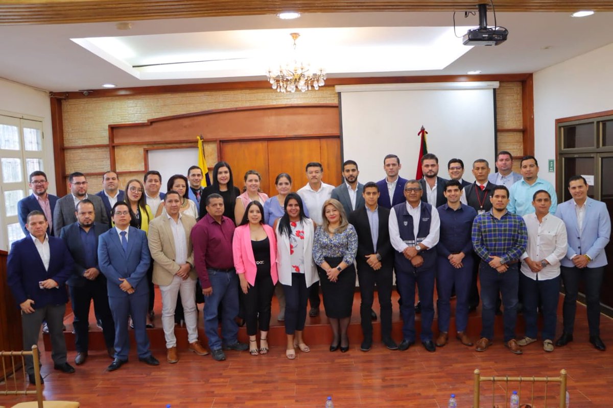 JhonBryantEC's tweet photo. Estuvimos presentes en el Gabinete provincial de la @GoberManabi, liderado por el Gral. Gustavo Aguilar. Participamos activamente para el trabajo y articulación entre instituciones del ejecutivo. https://t.co/DZwy2IoxTP