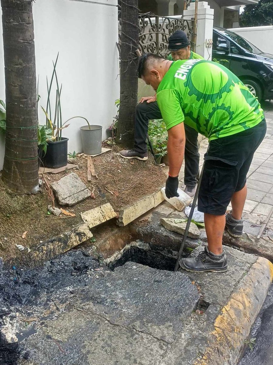 bsapasig's tweet image. IN-ACTION ang BSA Engineering Team! ✅ Iba't ibang civil works ang ginagawa ng ating personnel para sa upkeep ng mga pasilidad at public domain sa @bsapasig. ⛏️ Maraming salamat sa inyong dedikasyon sa serbisyo, mga kabarangay! 💚

#TuloyAngSerbisyoBSA #EngineeringWorks