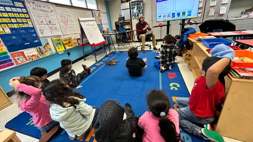 WidenElementary's tweet image. 🌈 Mr. Barba&apos;s kindergarten class is a joy to watch as they dive into phonemic awareness, letters, and syllables! 📚🔤 Such a fun and foundational journey into language learning. 🎉👧👦 #KindergartenAdventures #LearningFun