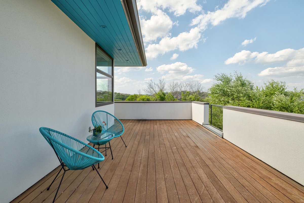 Elite25Austin's tweet photo. This contemporary home built by renowned architect Kevin Alter of Alter Studio is situated in the desirable Davenport Ranch neighborhood in Westlake.

5613 Clarion Cv • 78746︱For more details, contact Trey Phillips: 512.415.5424 / trey@moreland.com » #elite25austin https://t.co/AtGzYHz6z0