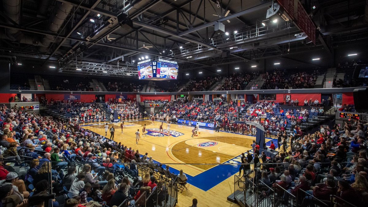 After a great talk with <a href="/coachstangouard/">Stan Gouard</a>, I’m grateful to have received an offer from the University of Southern Indiana! 
<a href="/SnowBasketball/">Snow Basketball</a> <a href="/VerbalCommits/">Verbal Commits</a> <a href="/JucoRecruiting/">JucoRecruiting.com</a> <a href="/JUCOadvocate/">JUCOadvocate - Brandon Goble</a>