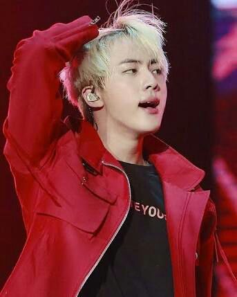 shine_dream_613's tweet photo. If you're reading this drop a Bangtan in red ❤️

I give you two Jins in red 😊
#JIN https://t.co/WujFRBdER1