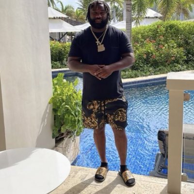 Dre_Rich_'s tweet photo. #NewProfilePic https://t.co/y8kaBbgZvD