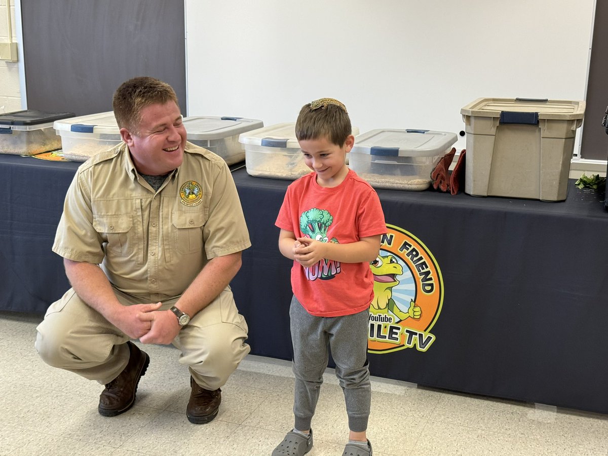 CocEdFoundation's tweet photo. Thanks to a CEF grant, Jesse from Forgotten Friends visited Reamstown 1st graders to talk about reptiles. https://t.co/7uJPk3bZnw