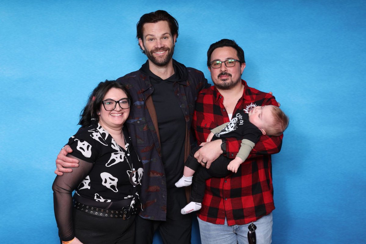 nerd_hart's tweet photo. It was so much fun meeting our favorite Supernatural stars. Thank you guys for making my son's first convention special. @JulianRichings @jarpad https://t.co/ndBvmH9eeo