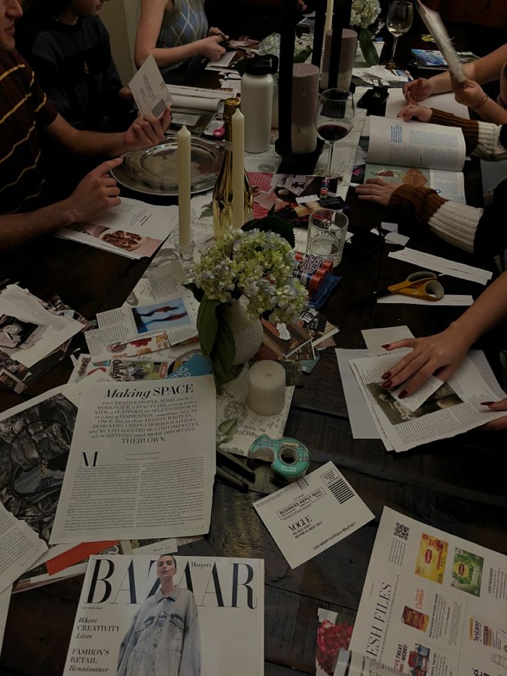 kayleeasteele's tweet photo. I feel that this image describes my current "brand" very well. I see it as friends having fun together while also bettering themselves! #MCO335 https://t.co/0PztD7KRxx