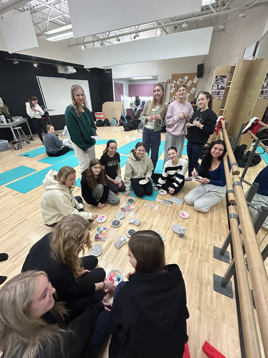 ChantaleDonaghy's tweet photo. Centering ourselves as a class before Exams start!!! Positive Affirmations &amp; Bracelet Creations! 

#ourSHHS @SacredHeartOCSB #hsdance #affirmations #family #buildingcommunityandconnection https://t.co/PXKmzdWrqJ