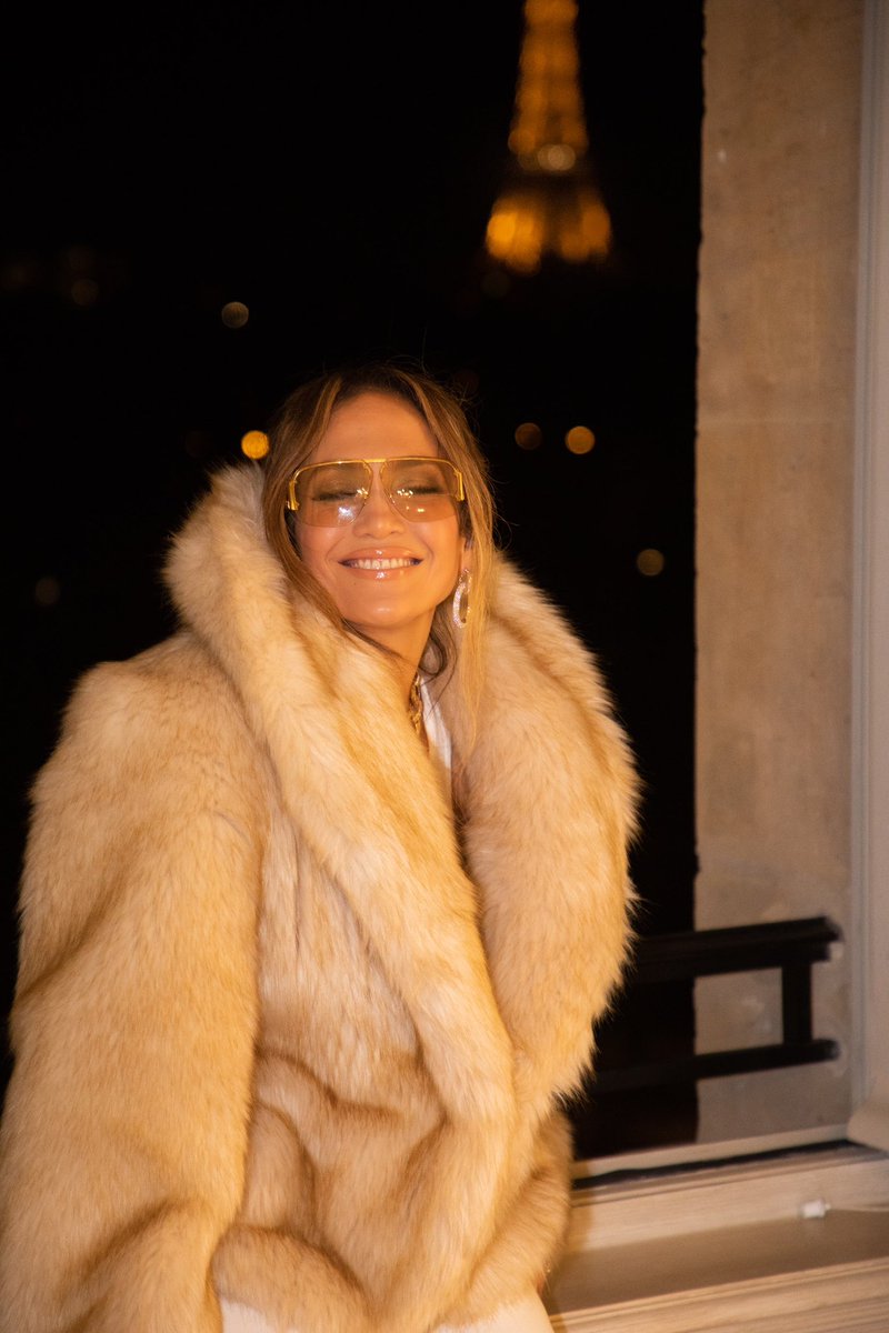 jlo tweet media
