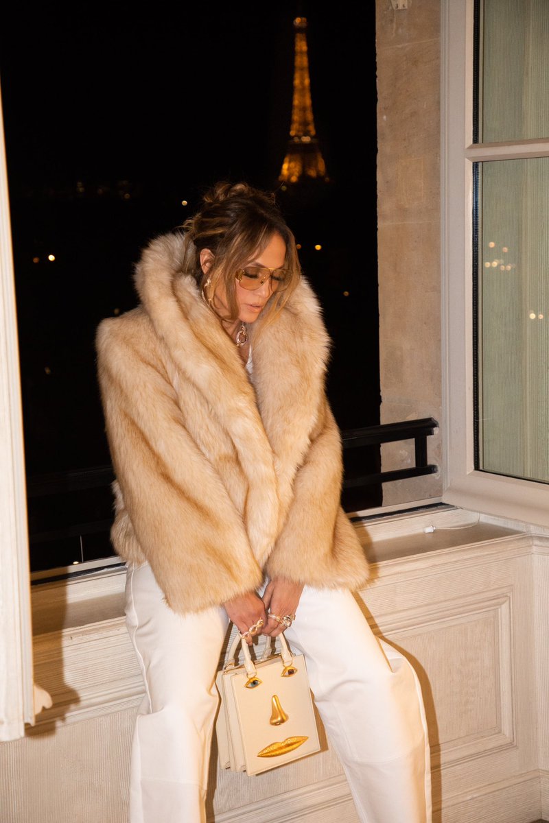 jlo tweet media