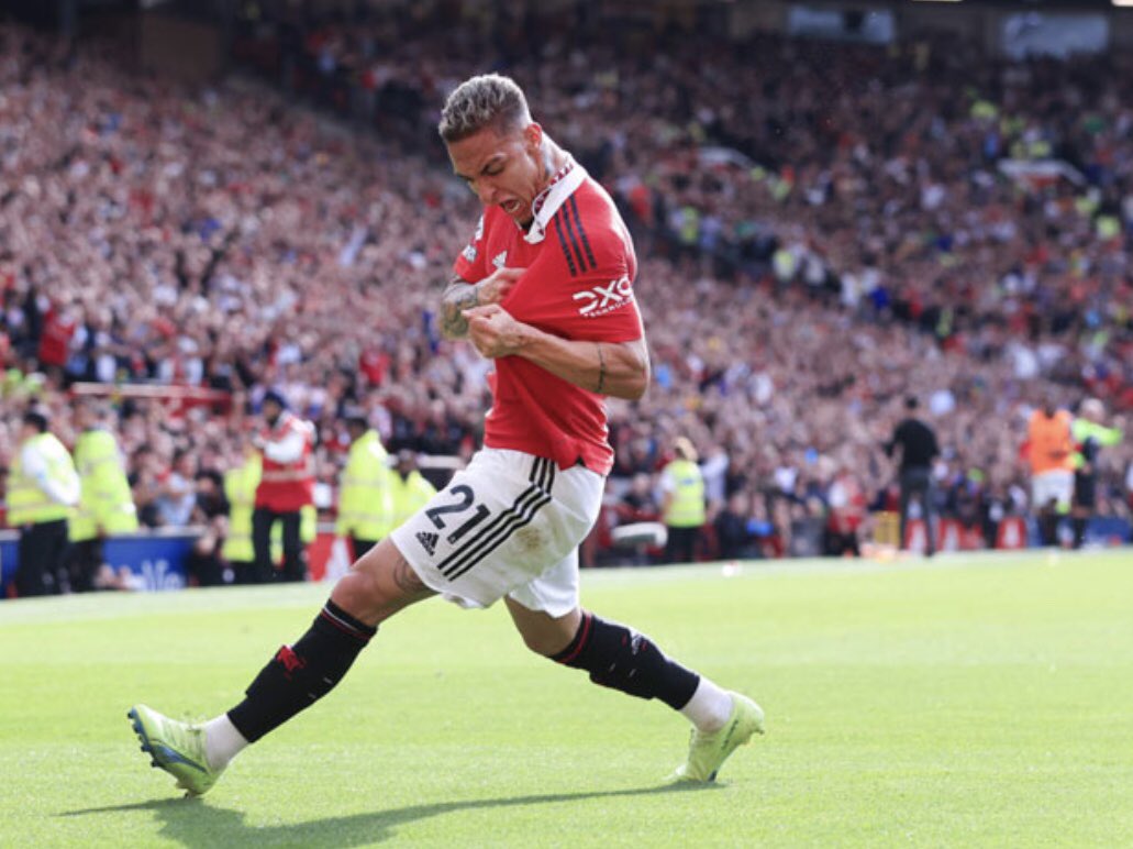 izzywilliamsxx's tweet photo. MU is offering Sancho - Antony for £100 million. https://t.co/HKtKKur0ba