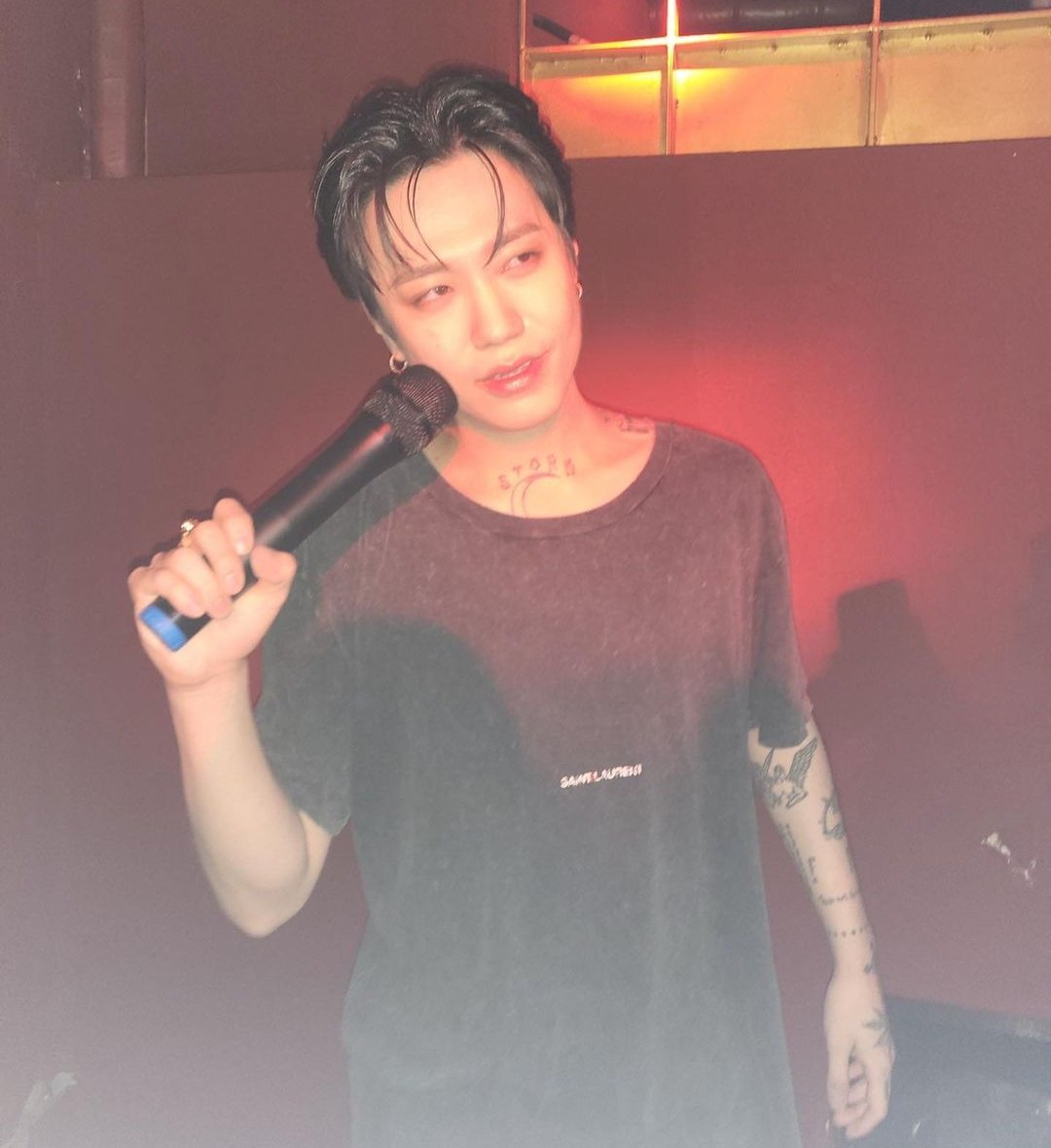 AmAttaphan's tweet photo. @yerimua A este hombre, me trae mal🥴 https://t.co/gHjcQzpoh4