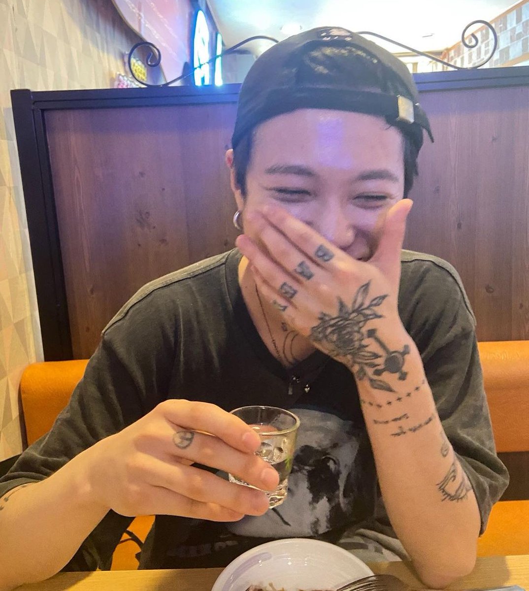 AmAttaphan's tweet photo. @yerimua A este hombre, me trae mal🥴 https://t.co/gHjcQzpoh4