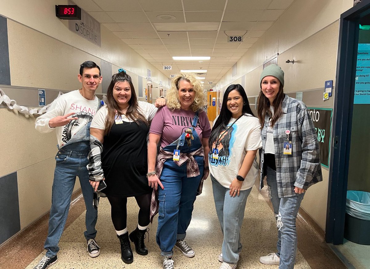 Mrs.  Kolls tweet media