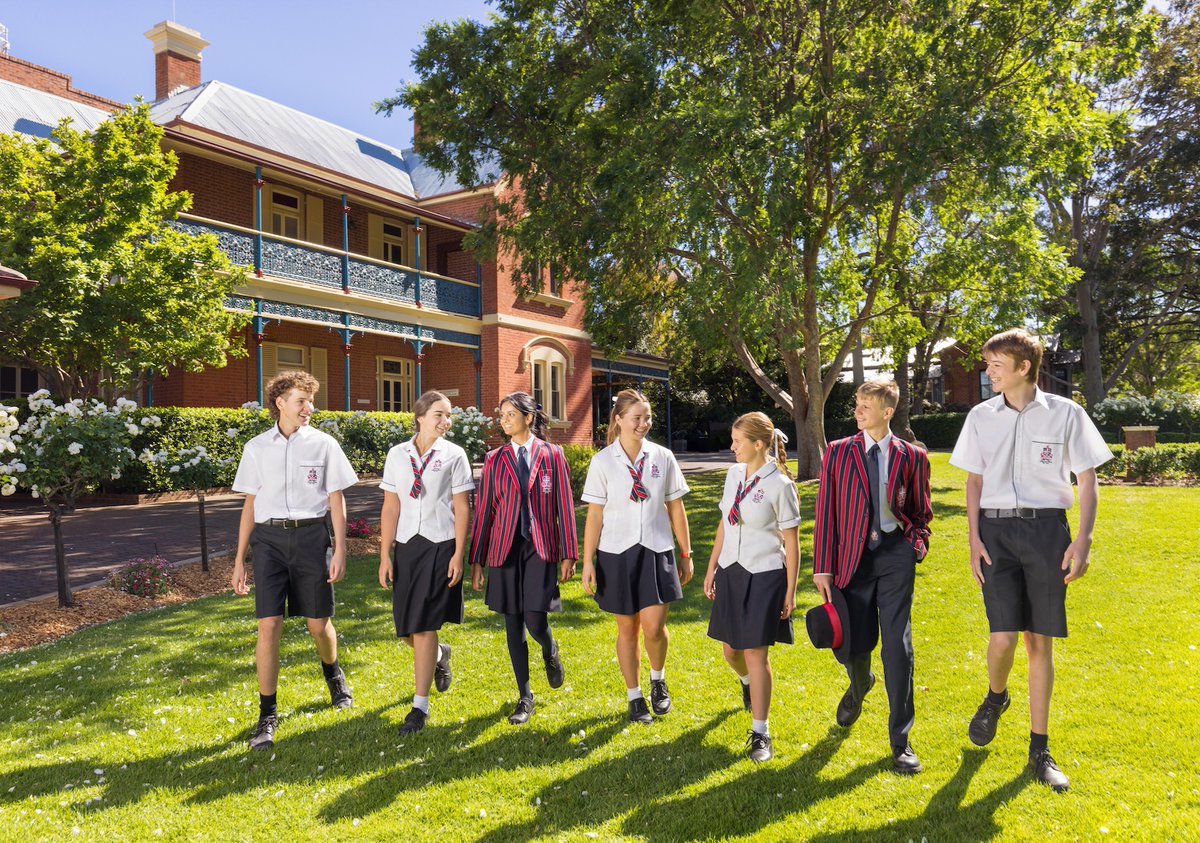 Calrossy tweet media