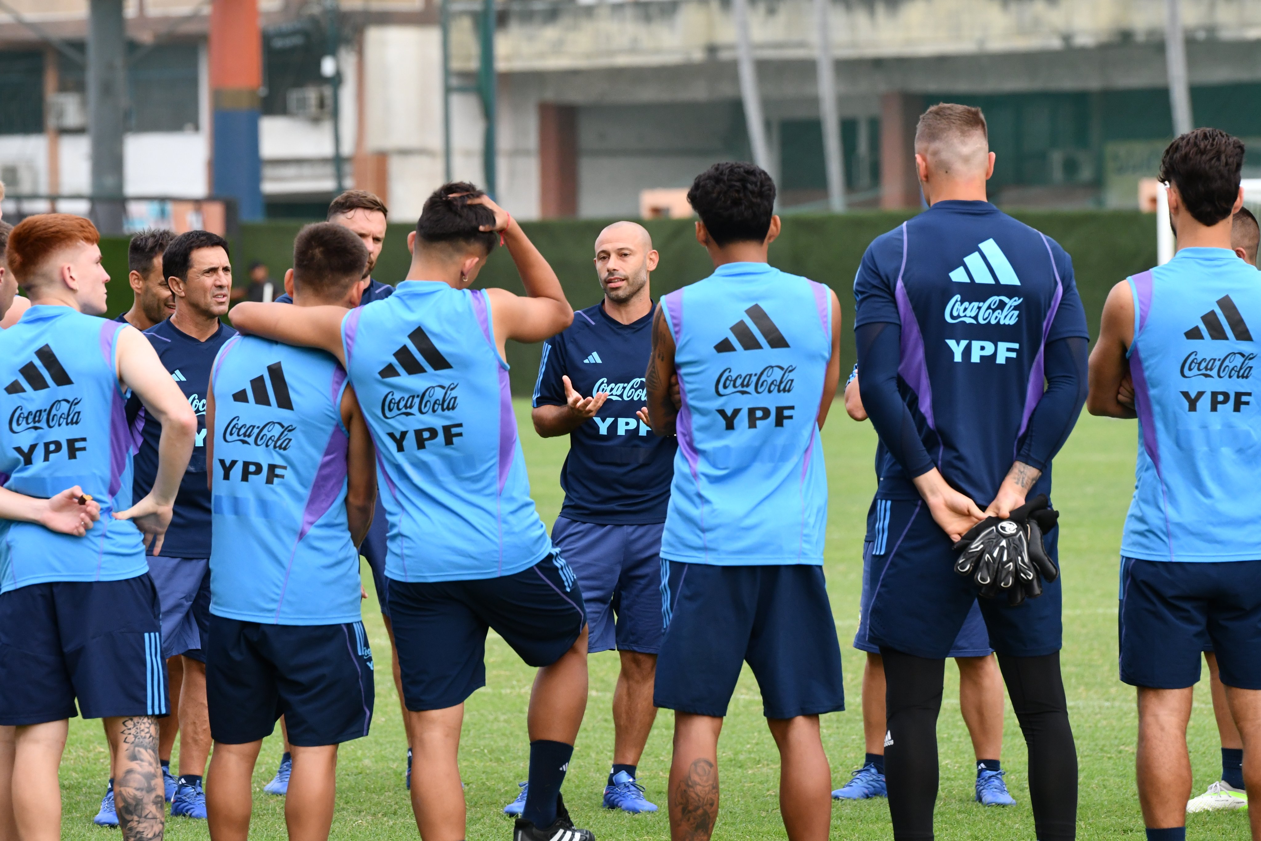 Argentina enfrenta a Perú con la necesidad de una victoria: hora, TV y formaciones | Canal Showsport