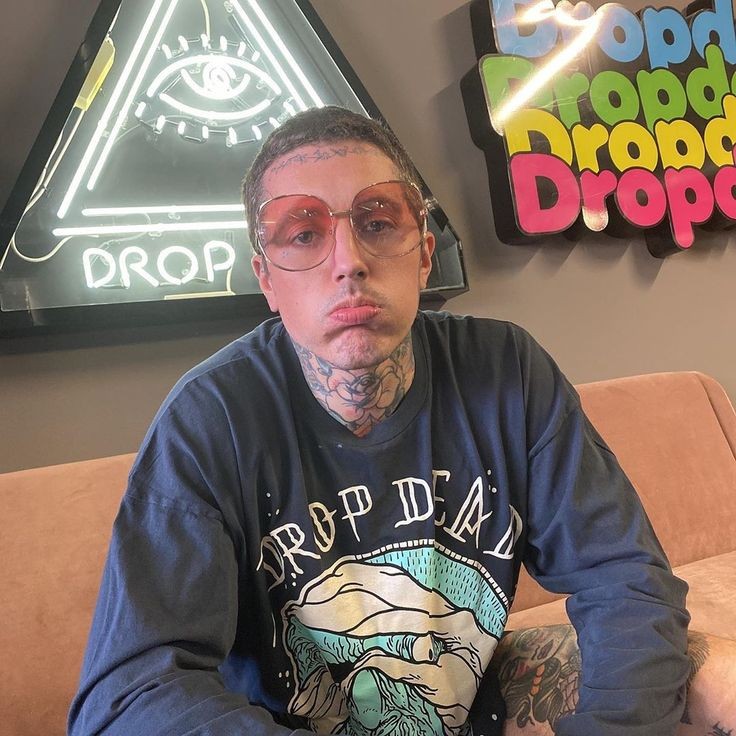 poseics's tweet image. Ba