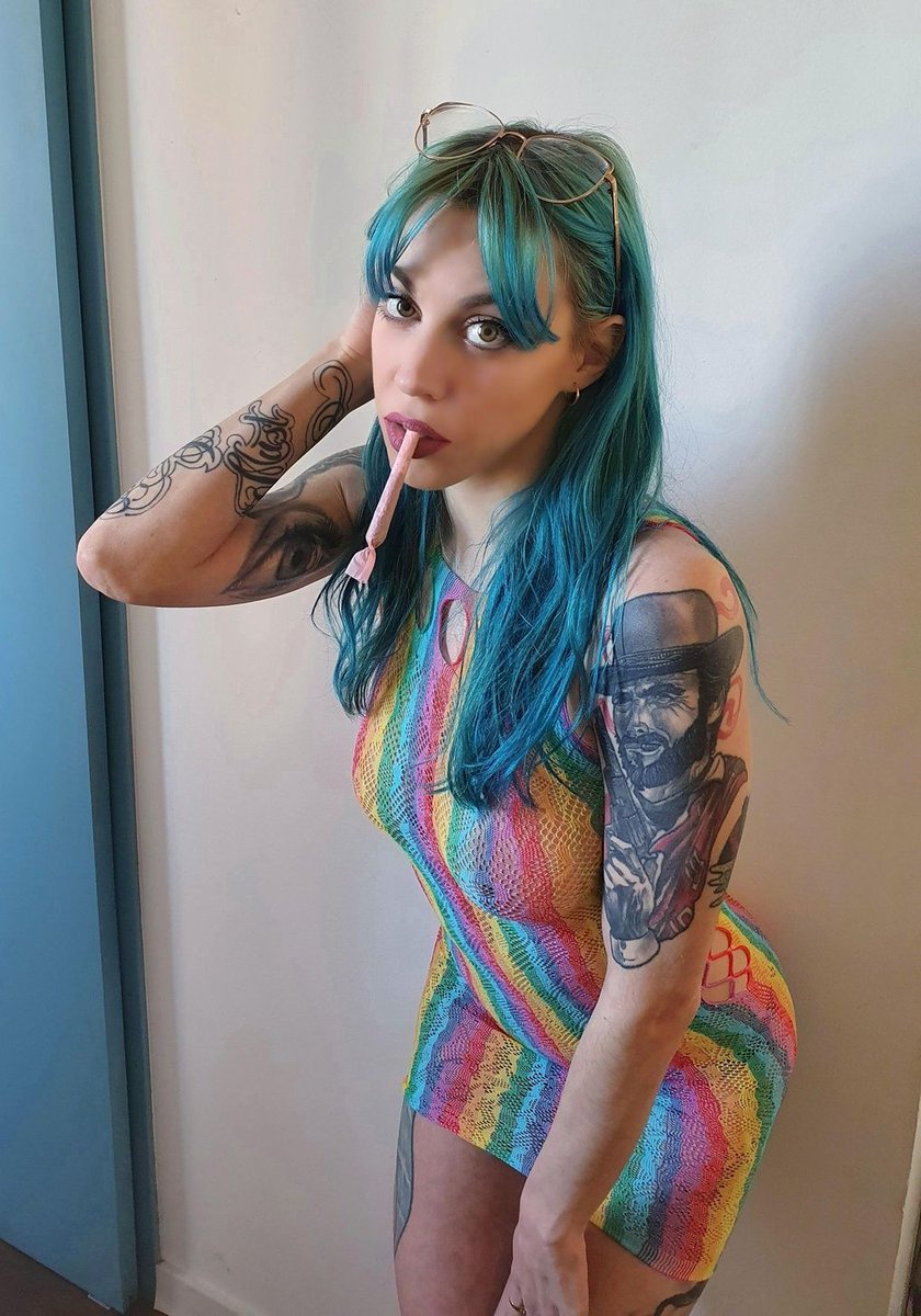 SuicideGirls tweet media