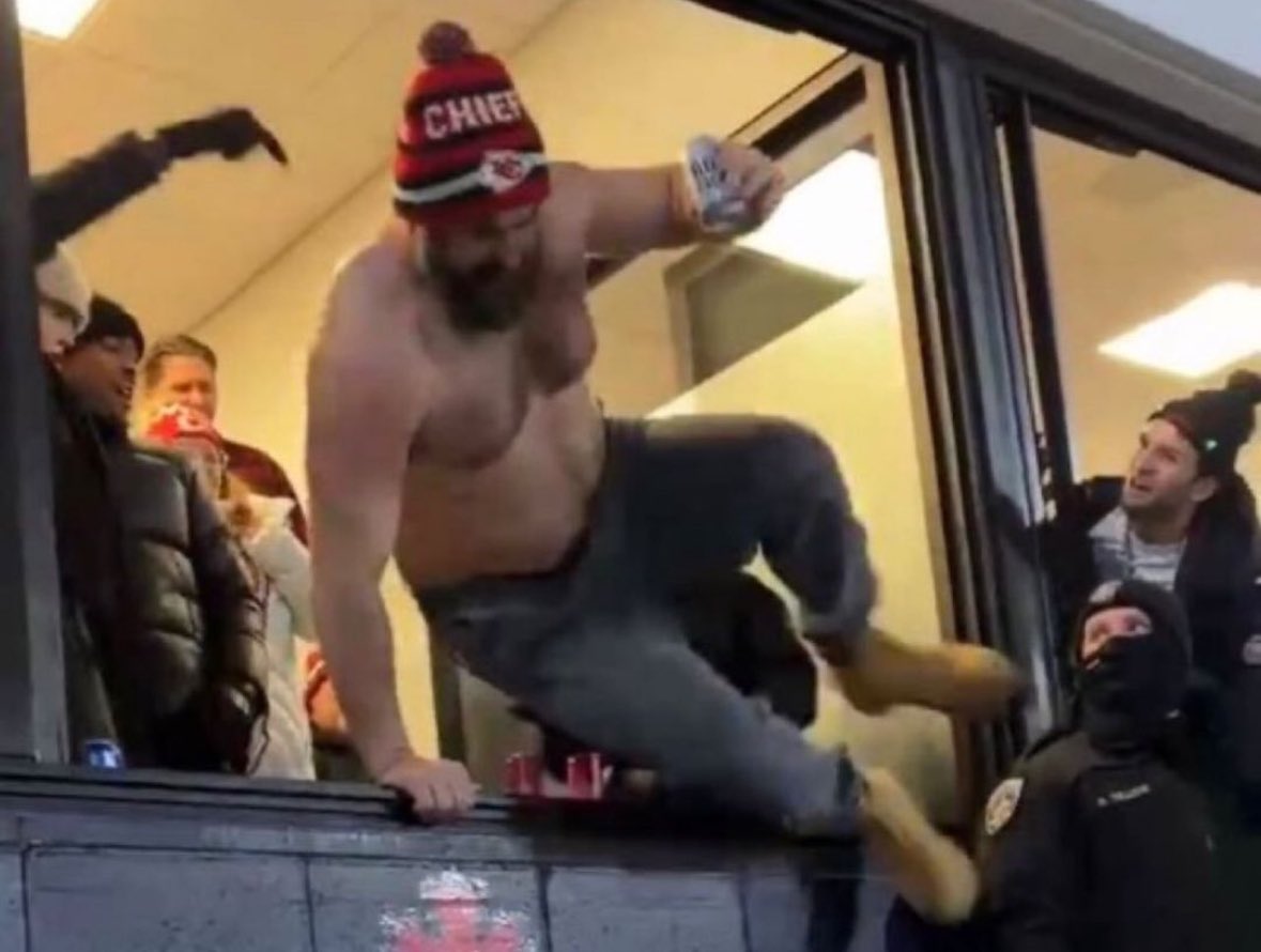 Bitchelorette_'s tweet photo. no one:

Jess jumping to conclusions about her connection with Joey:

#TheBachelor https://t.co/kqqwmMr4oy