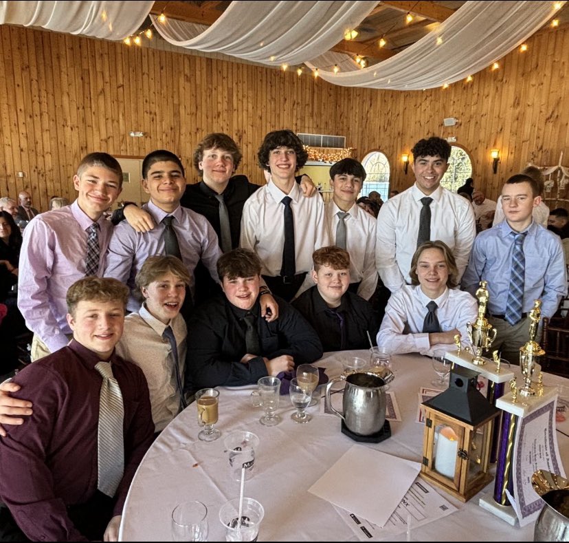 At yesterday’s Banquet, we had the privilege of honoring our 2023 team and giving our twelve seniors the send-off they richly deserved. Lots of laughs, handshakes, and well-earned hardware. Once a Knight, Always a Knight #HCCB #AlwaysEarned #cthsfb