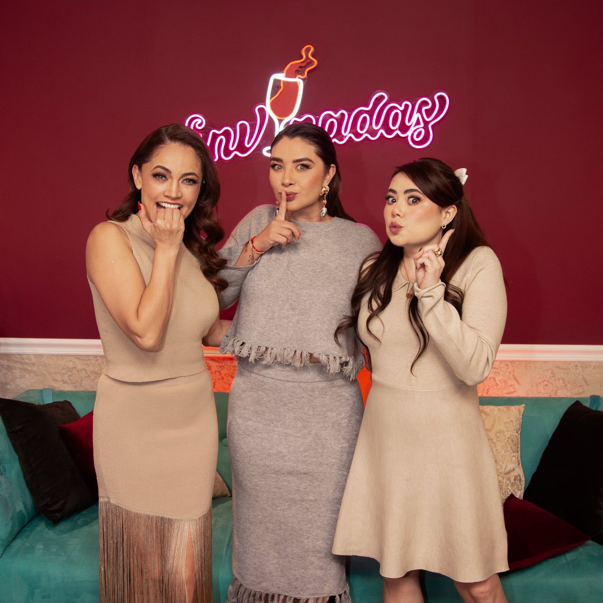 Envinades, 🍷  esto verdaderamente se puso fuerte entre tanta confesión 🫣🤯 con estas preguntas incómodas. 😏🔥 ¡No te lo puedes perder! 🍷 Miércoles 9:00 PM “Preguntas Incómodas” YouTube: Envinadas 🍷 #Envinadas #Envinades #SenseiMedia #ItsWineOclock