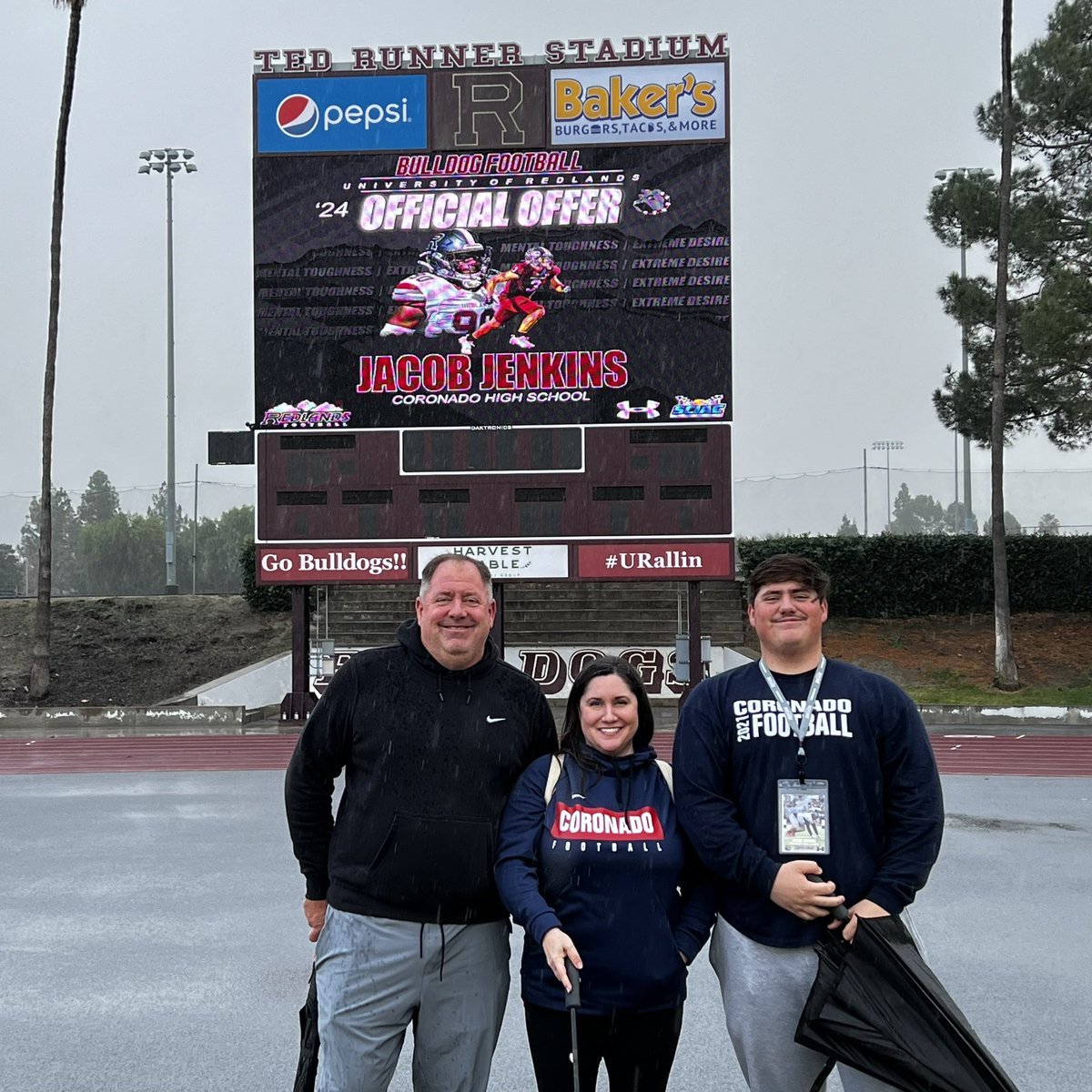 After a great official visit, I'm blessed to receive an offer from The University of Redlands. <a href="/UR_CoachMariani/">Joey Mariani</a> <a href="/UR_CoachLord/">David Lord</a> <a href="/UR_CoachGood/">Jim Good</a> <a href="/UR_CoachBennett/">Joe Bennett</a> <a href="/UR_COACHDAVIS/">terrell davis</a> <a href="/UR_OLine/">Ric Lucore, Jr</a> <a href="/time2takeiteasy/">Bryce Echols⭐️</a> <a href="/ChubbsMartinez9/">Davion Martinez</a> <a href="/DuprisShawn/">CoachDupris</a>