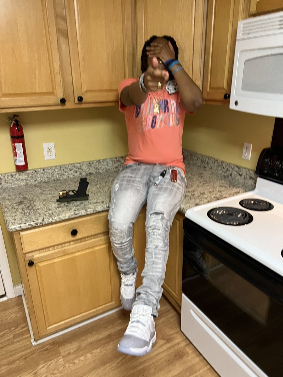 2xkp1's tweet photo. i b poppin it and yall mfs on this app just dont know😂🤦🏾‍♂️ https://t.co/WqaqvrPLIm