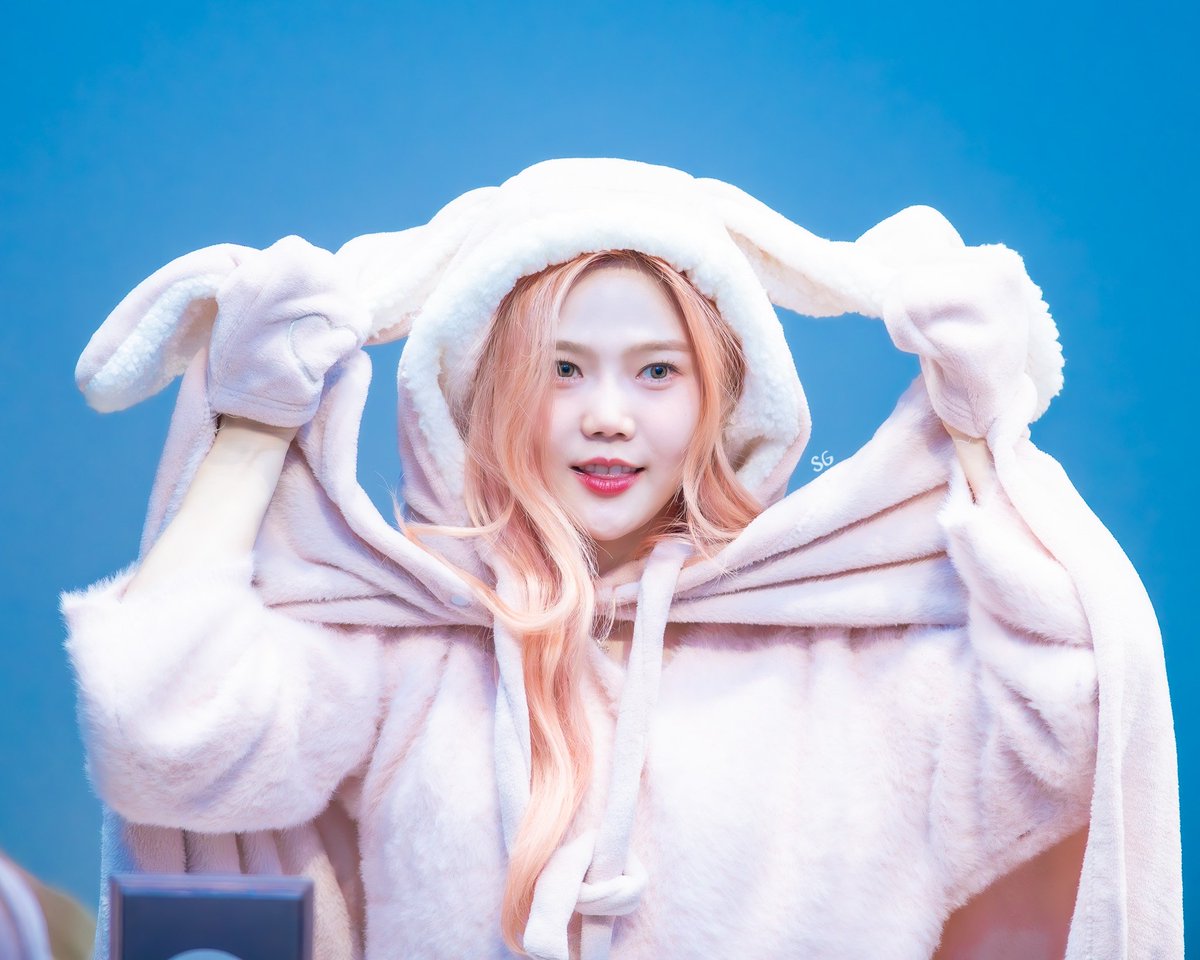 SG_love_OMG's tweet photo. 240121 오마이걸 시그팬사
추운 겨울 봄처럼🌸
다가온 쩡이의 미소
🥰🫶🏻🩷🩷🩷
#오마이걸 #OHMYGIRL #효정 #HYOJUNG https://t.co/TL9EasRFwB