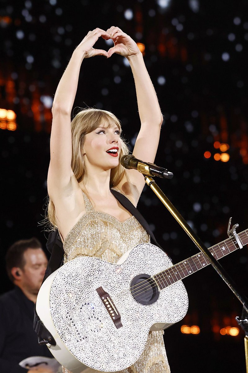 hourly taylor (@hourlyswift) on Twitter photo 