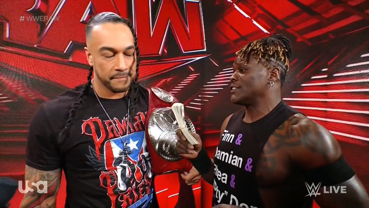 ESwrestling's tweet photo. @RonKillings smoothing up his way with a wad of cash once again. My man is street-smart. He knows how this game is played...
#BelieveinTruth https://t.co/QBzriFHXt9