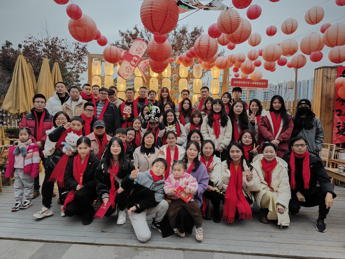 GGlodom's tweet photo. A Saturday to remember! 
Our #annualparty spanned Beijing, Hefei, Shenzhen, Chengdu, and Xi'an—blending online and offline magic. Dazzling performances, engaging games, and a heartfelt awards ceremony made it truly special. Thanks to all participants for making it a success! https://t.co/wTOUHUn3zS