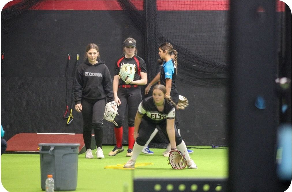 HaydenGulick's tweet image. Had a great time at #TPA workout with @Adriannagomez05 @Miller_geo24441 Can’t wait to get back into season and, shoutout to @CoachKama @CoachNORT11 @mary_sobataka #BeElite #GetBigDoWork #BUILTDIFFERENT