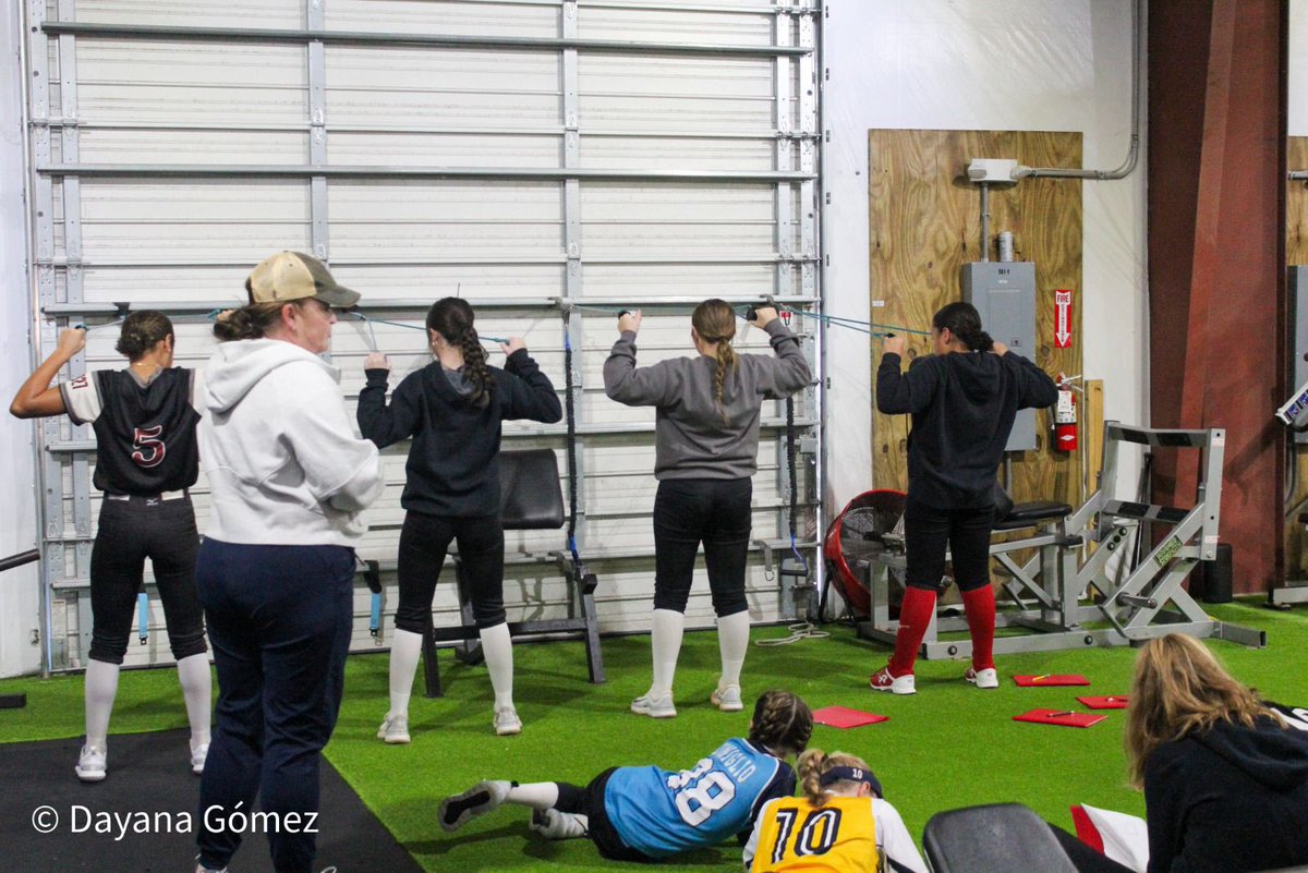 HaydenGulick's tweet image. Had a great time at #TPA workout with @Adriannagomez05 @Miller_geo24441 Can’t wait to get back into season and, shoutout to @CoachKama @CoachNORT11 @mary_sobataka #BeElite #GetBigDoWork #BUILTDIFFERENT