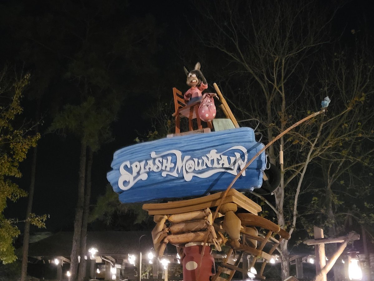 KingKaosUnkged's tweet photo. 1 Year Ago. My favorite ride out of all of the theme parks in the world. Splash Mountain. Photos I took. This ride we know and love deserves to be back.
💦 #OneLastSplash #SplashMountain #WaltDisneyWorld https://t.co/zU9QSi3DVF