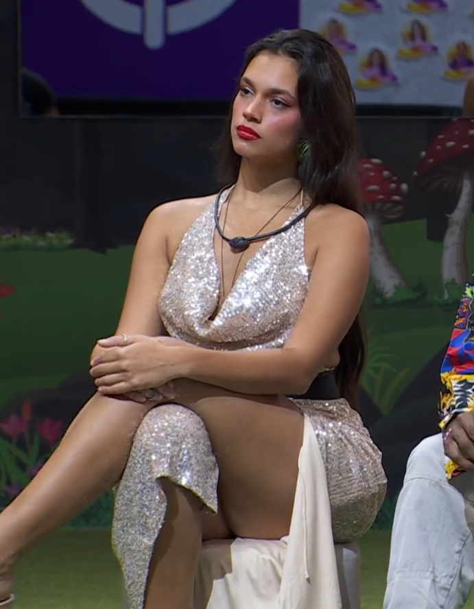 sboficial's tweet photo. uma mulher com ódio e sangue nos olhos consegue ficar 1000000000000000000000% mais bonita #BBB24 https://t.co/6KXf3AI7Jd