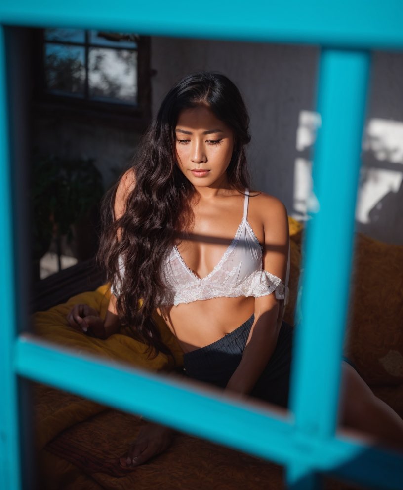 FRAIM_0's tweet photo. Reflections through the glass #reflections #glass #photo #photography #asian #model #beauty #backshot #BACKSHOTS https://t.co/n9k9BTB34K