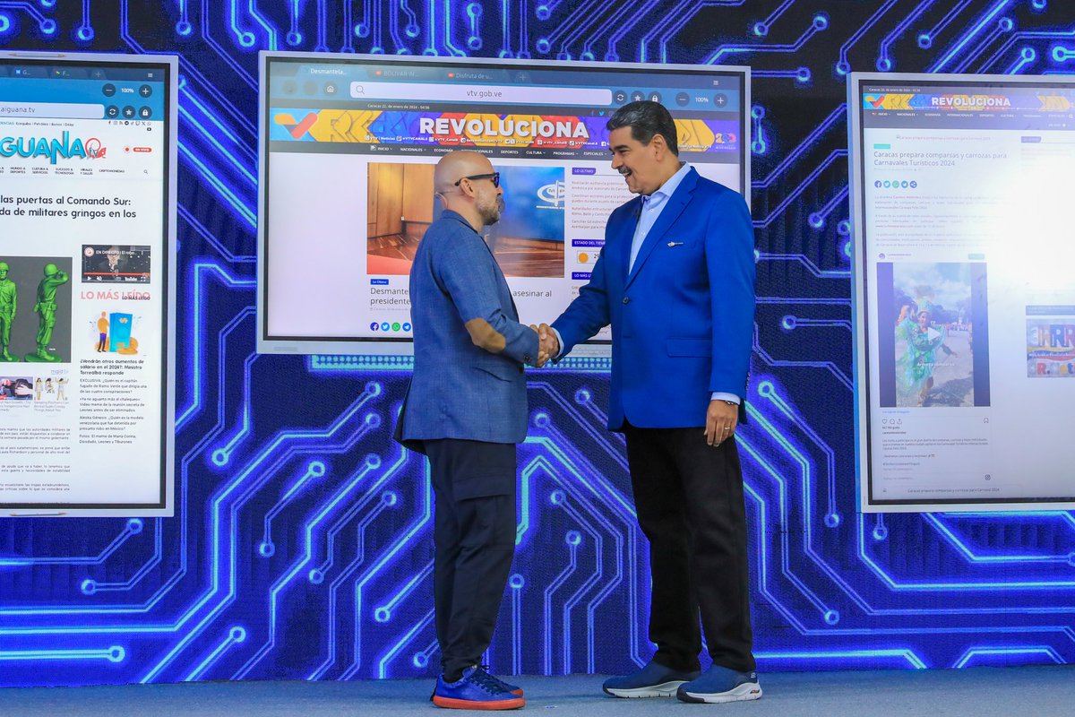 NicolasMaduro's tweet photo. ¡Cayendo y corriendo! Estrenamos un nuevo segmento en "Con Maduro +": "Zona Digital", con el filósofo Miguel Pérez Pirela, con él analizamos de los distintos escenarios del acontecer nacional e internacional: Ecuador y el Comando Sur, las conspiraciones contra Venezuela y la dolorosa masacre contra Gaza.