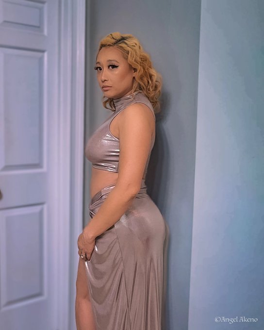 Yes, chase after me, like how the cameraman on the Muarry show chases down a hoe.  . . . #angelakeno<a href="/tag/angelakeno"class="tags"><span>#angelakeno</span></a>