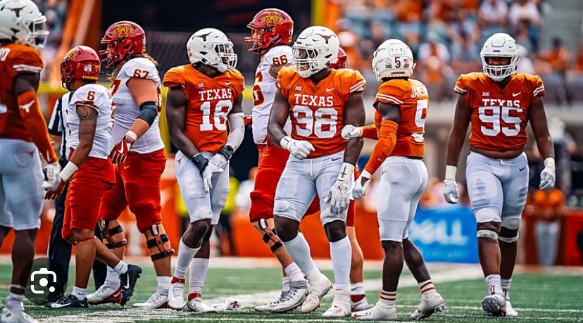 #AGTG After having a great talk with @CoachJeffBanks I am glad to receive a 2nd SEC offer from @TexasFootball @AliefHastingsFB @Perroni247 #HornsUp #Longhorns