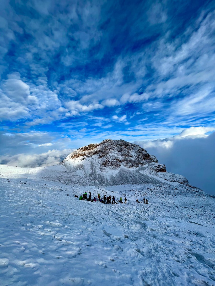 AndreaNanea's tweet photo. Primer objetivo del año: llegar a la cima de México ✅ #PicodeOrizaba 5,630MSNM https://t.co/7Ty4exGhaS