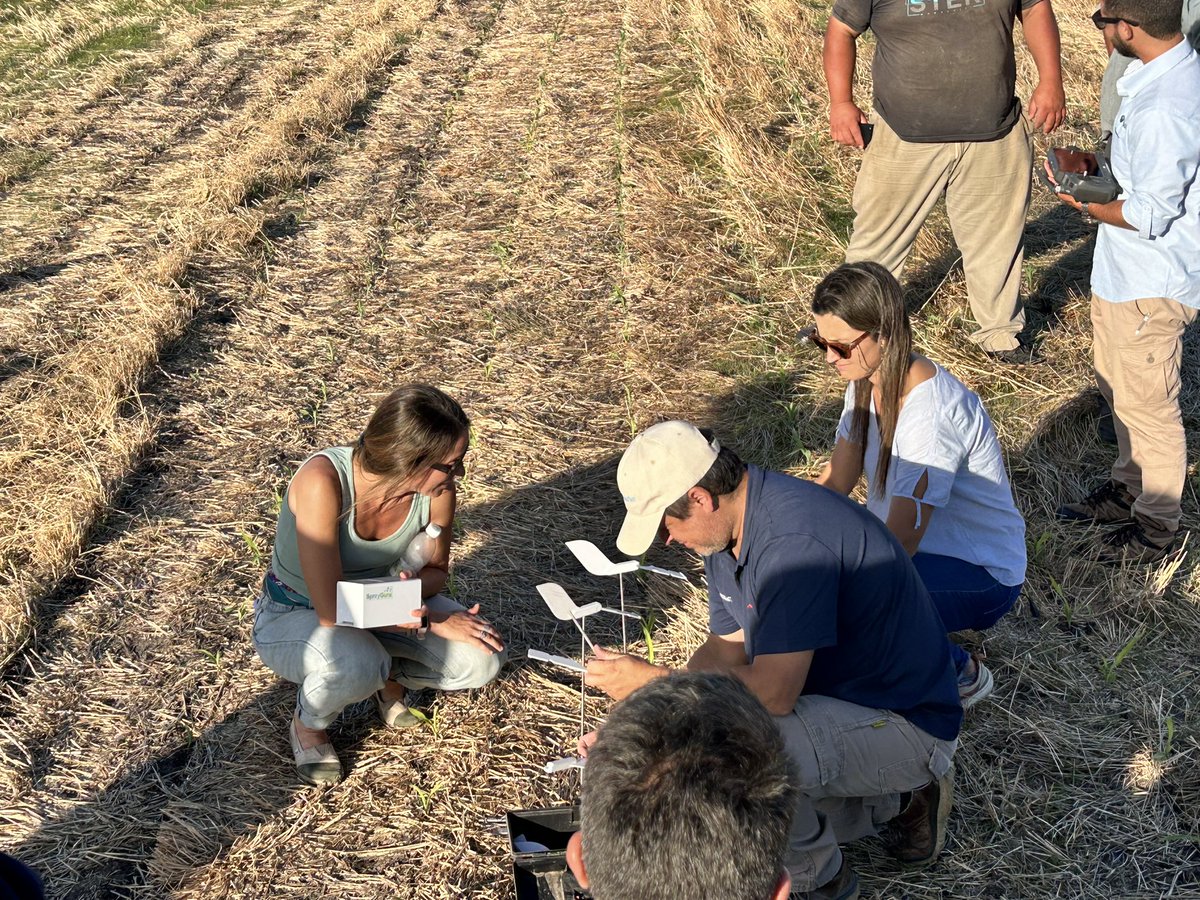 Hoy participamos de una nueva jornada de capacitación en calidad de aplicación, gracias a <a href="/marianoluna79/">Mariano Luna</a> <a href="/RizobacterU/">Rizobacter Uruguay</a> <a href="/agromil_ltda/">Agromil</a> 
Excelente instancia de intercambio sobre la problemática actual de mezclas de productos, deriva y correcto lavado de equipos.