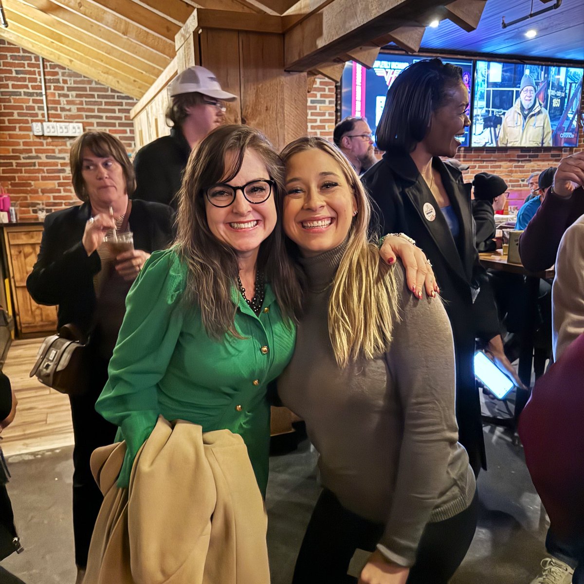MayaCamilla603's tweet image. Had a blast at tonight’s FITN celebration hosted at the Goat by the @NHGOP 🇺🇸♥️

We really are the (most fun) Grand Ol’ Party! 

#nhgop #NHPolitics