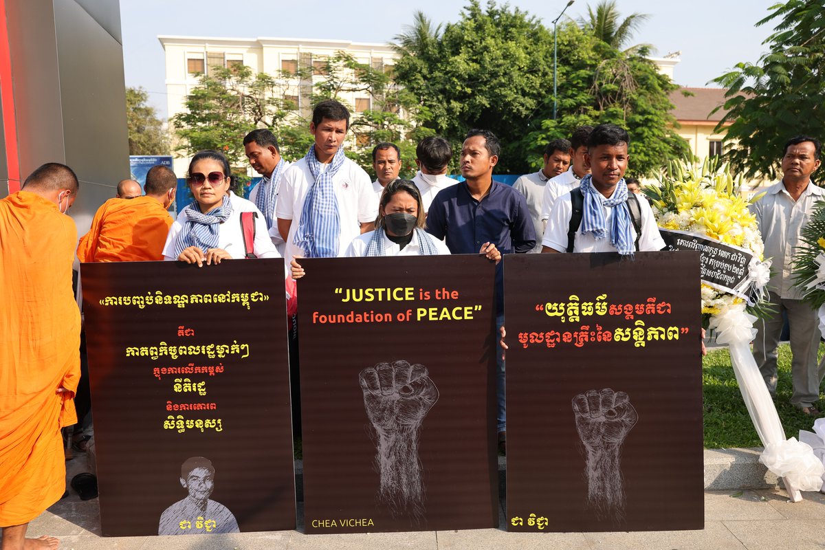 centralcambodia's tweet photo. The Celebration of the 20th Anniversary of the Assassination of #LaborActivist #CheaVichea. the CSOs also submitted a petition to the PM office requesting the construction of a monument to stop the culture of #impunity in Phnom Penh. https://t.co/DWajXhoevV