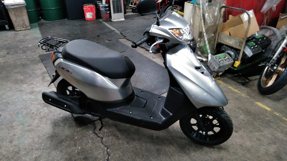 bc_bike_kaitori's tweet photo. #ヤマハ #ジョグ #バイク買取 させていただきました。3か月前に新車で購入して、まだ200kmの極上車でした!高額買取です!
#YAMAHA
#JOG
#AY01
#バイク買取センター https://t.co/vGuZvtLgv6