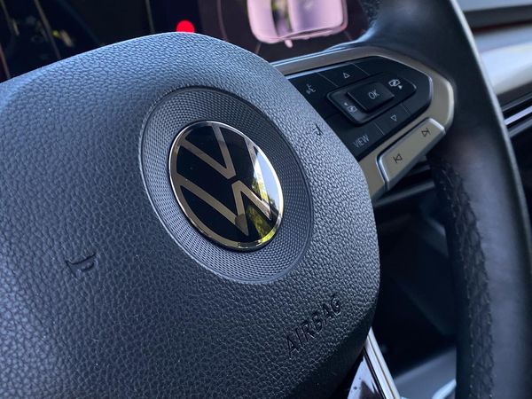 ChanasAuto's tweet image. Découvrez la Volkswagen Golf VIII Disponible chez Chanas Auto!
Une fusion parfaite entre performance et style.

Prenez le volant et transformez chaque trajet en aventure.🚗🌬️

#volkswagen #golf #chanasauto #automobile #garage #VWGolfVIII